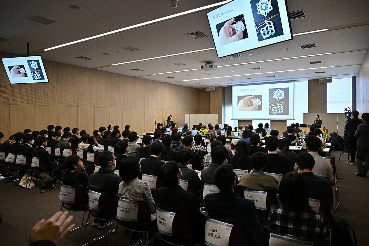 審査会の様子
