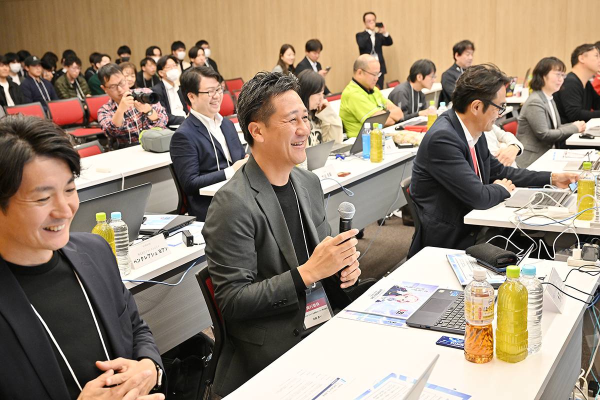 審査会の様子