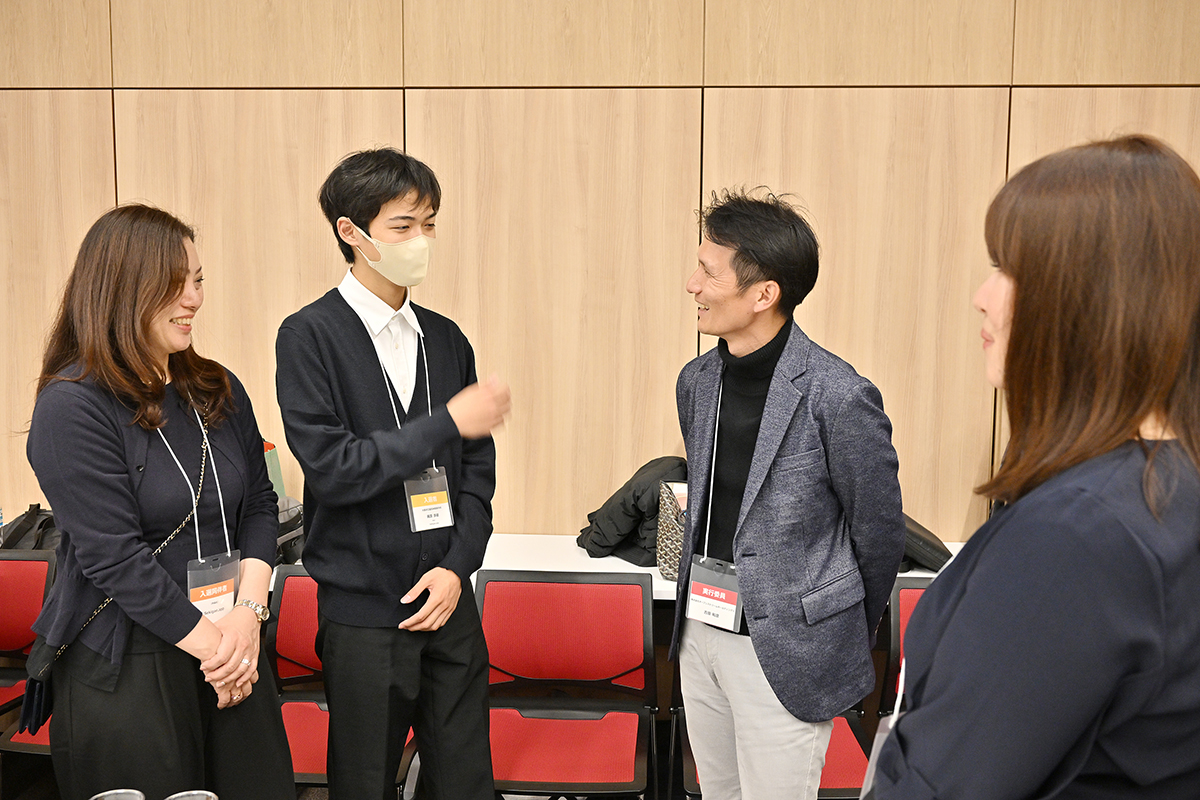 懇親会の様子