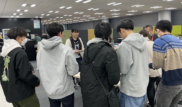【会社見学ではお茶とお菓子をお裾分け】