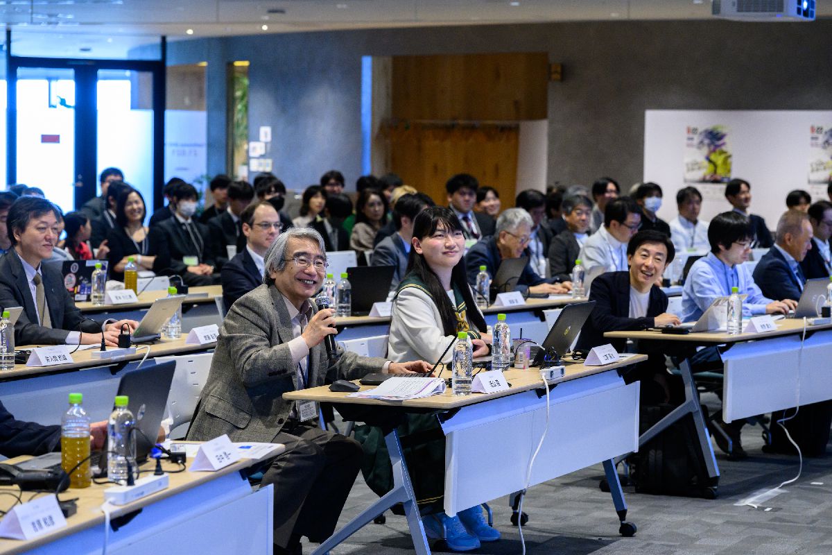 審査会の様子