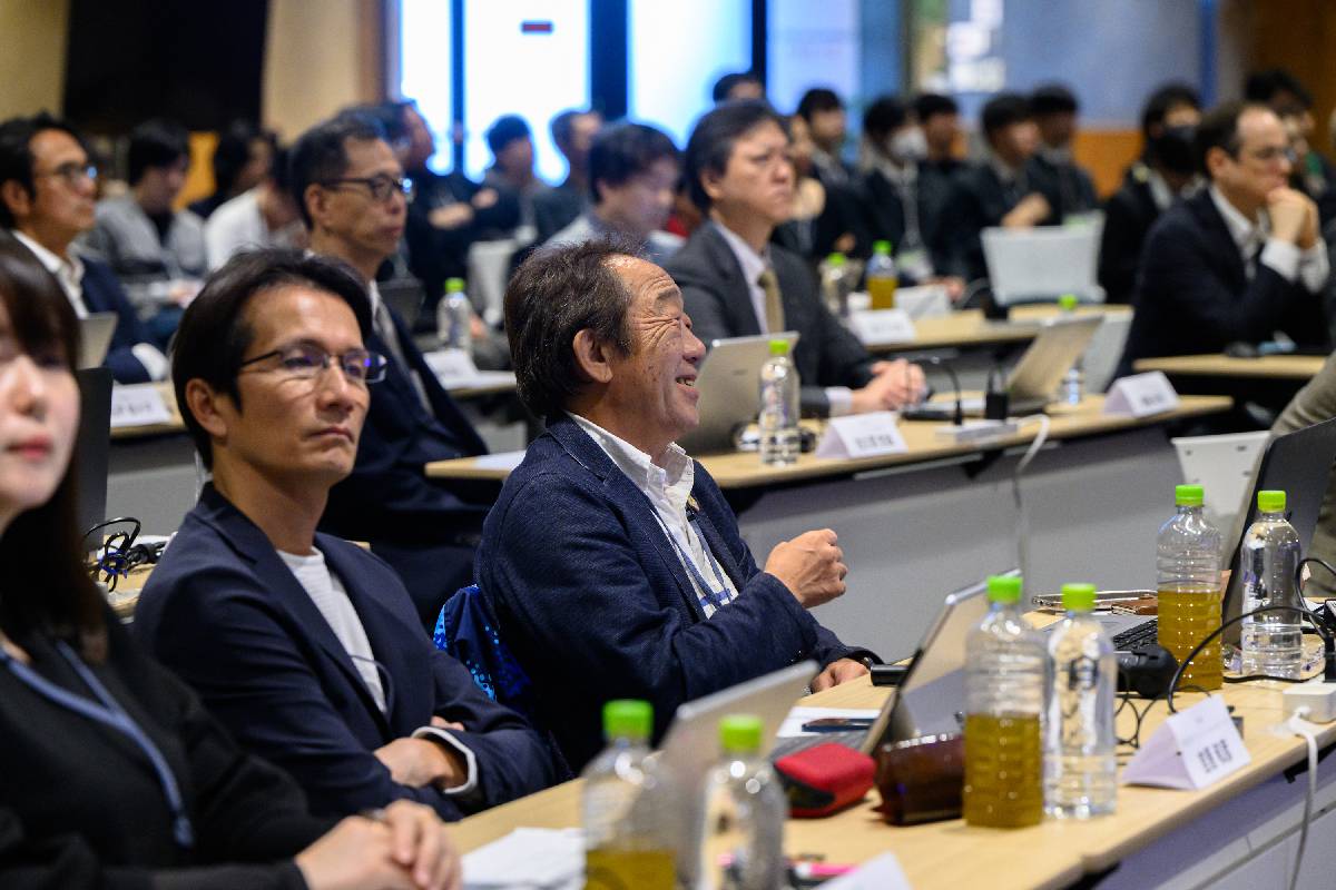 審査会の様子