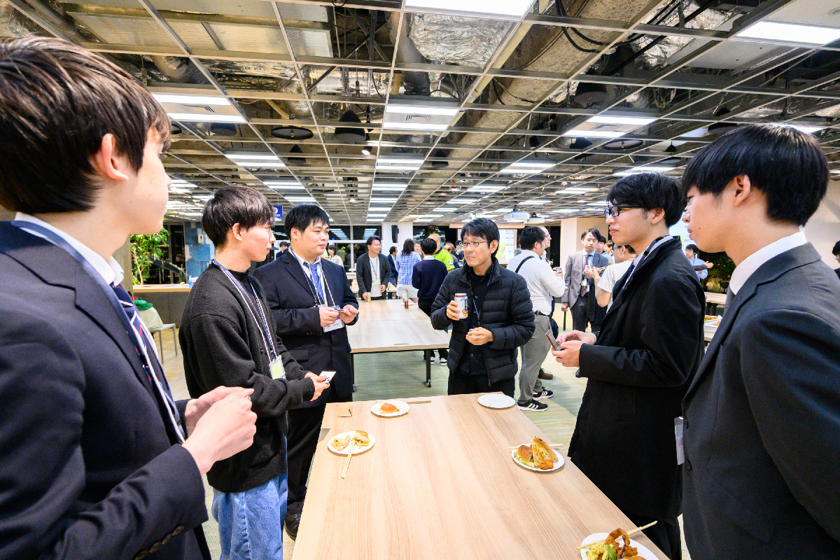 懇親会の様子