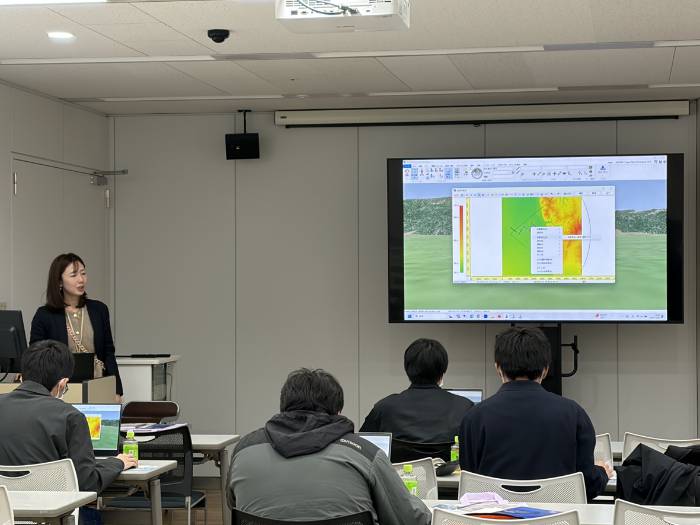 【UC-win/Road体験の様子】