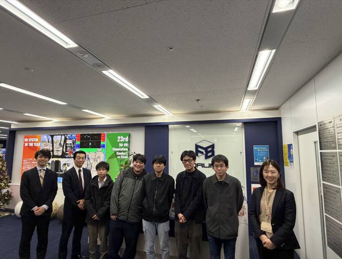 【参加者とフォーラムエイト様で記念撮影】